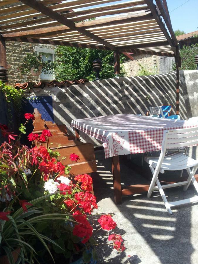Bed and Breakfast Le Vertige Échandelys Exterior foto